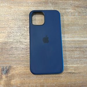 Like new iPhone 12/12 Pro only Apple MagSafe case - navy